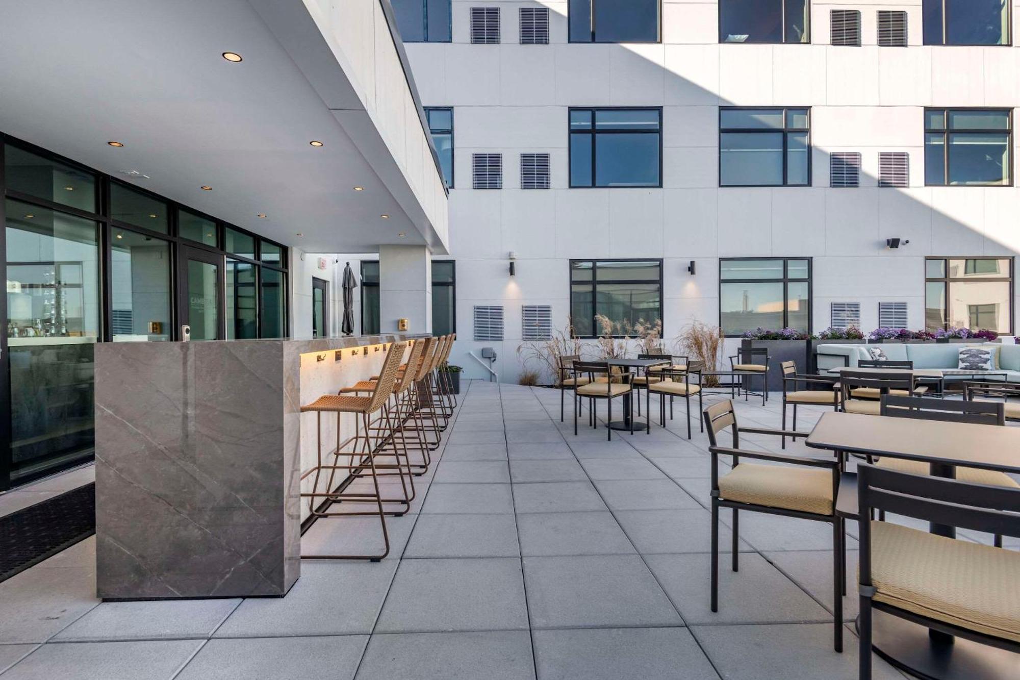 Cambria Hotel Portland Downtown Old Port Екстериор снимка