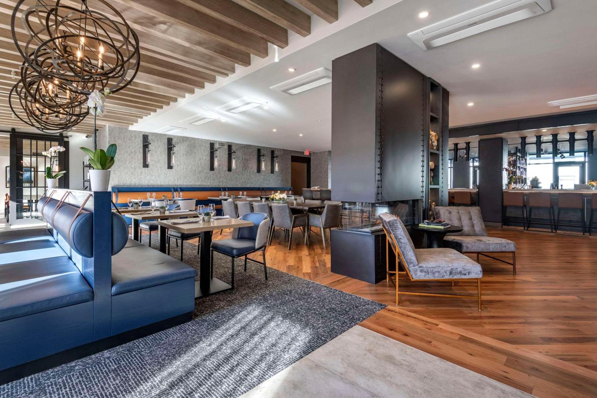 Cambria Hotel Portland Downtown Old Port Екстериор снимка