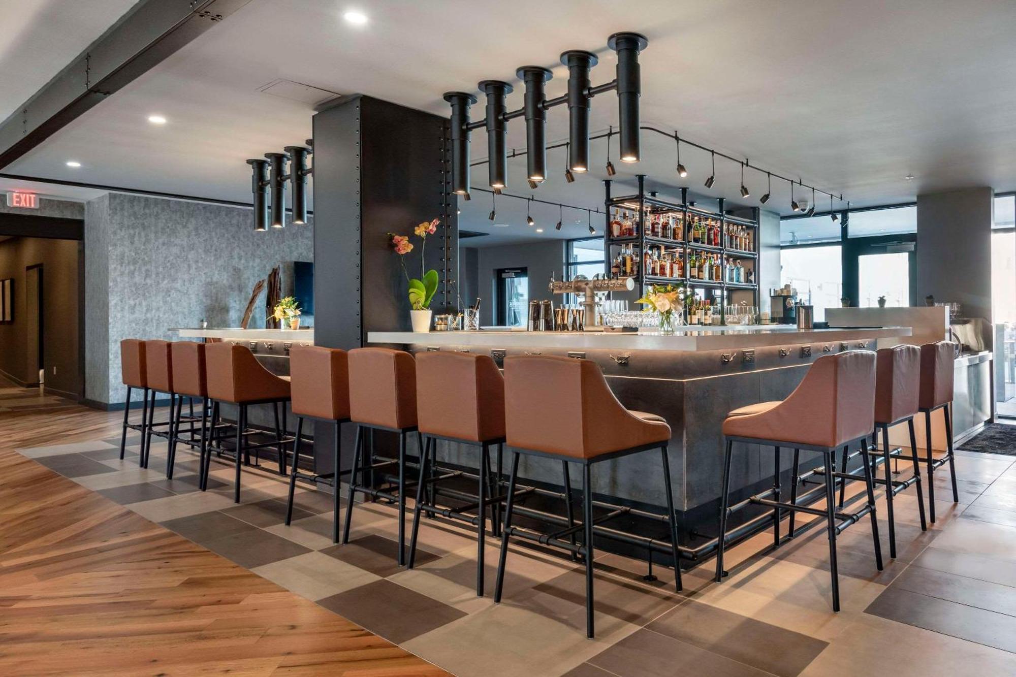 Cambria Hotel Portland Downtown Old Port Екстериор снимка