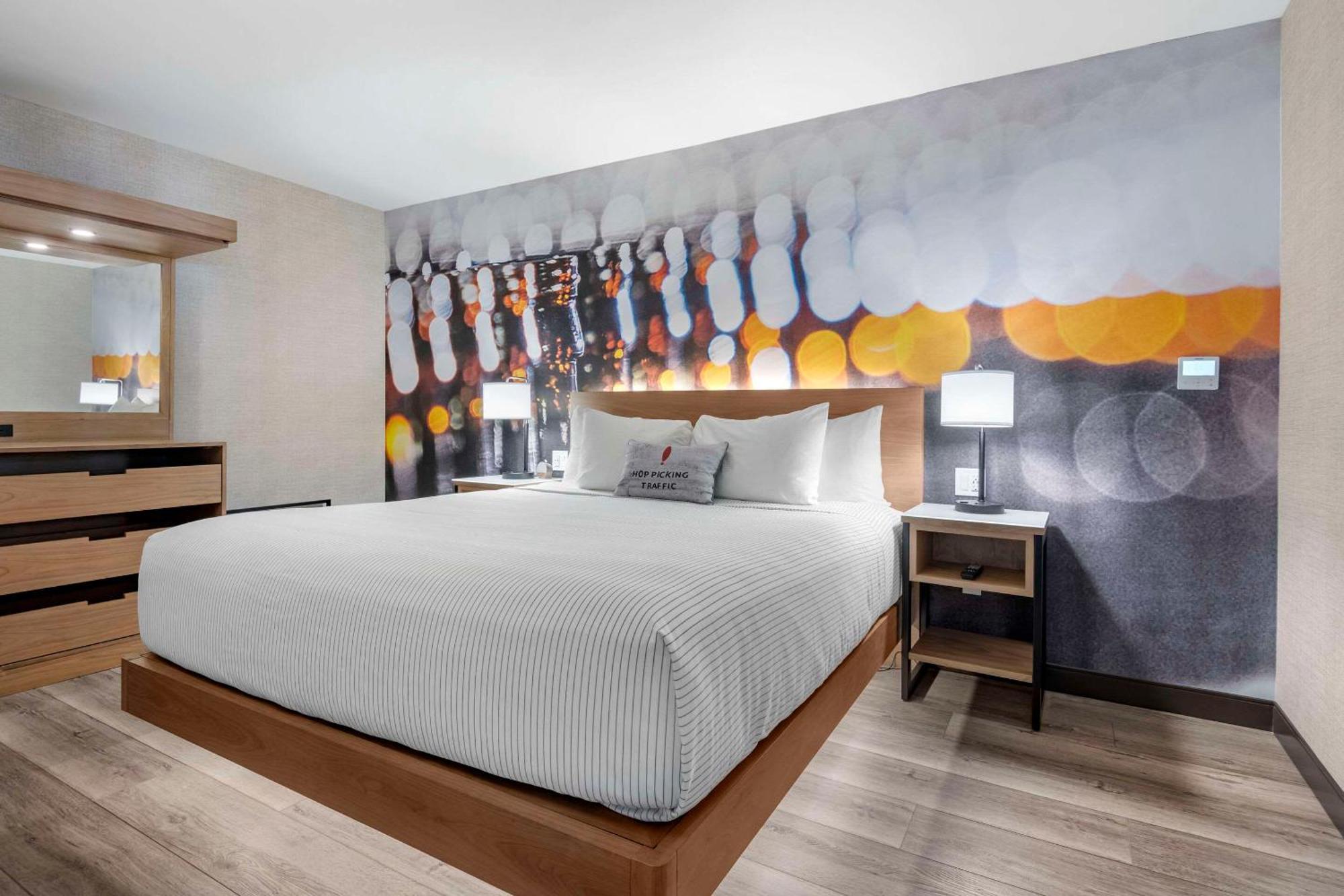 Cambria Hotel Portland Downtown Old Port Екстериор снимка