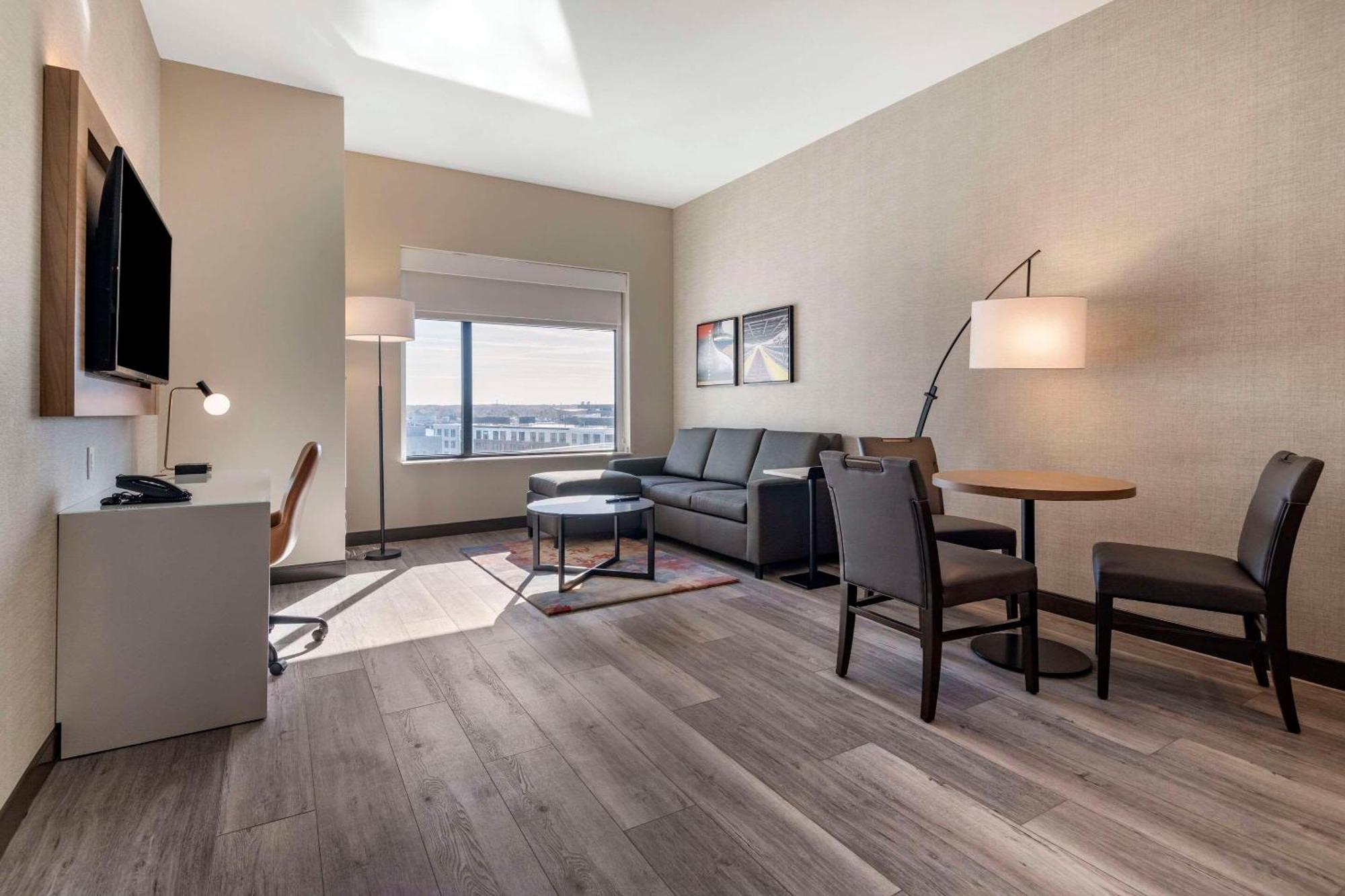 Cambria Hotel Portland Downtown Old Port Екстериор снимка