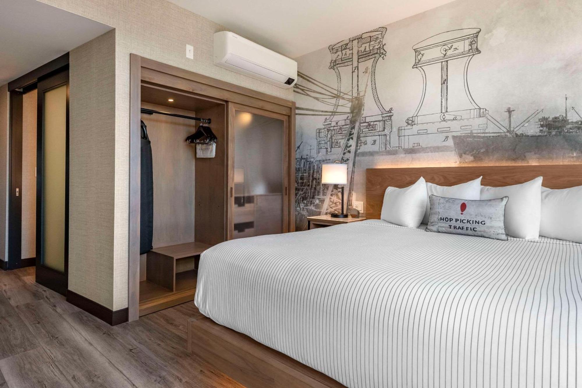 Cambria Hotel Portland Downtown Old Port Екстериор снимка