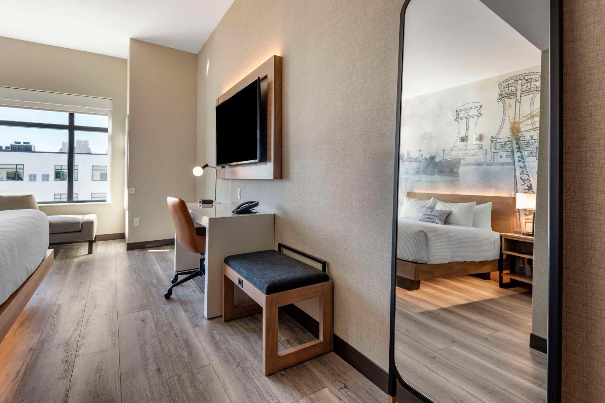 Cambria Hotel Portland Downtown Old Port Екстериор снимка
