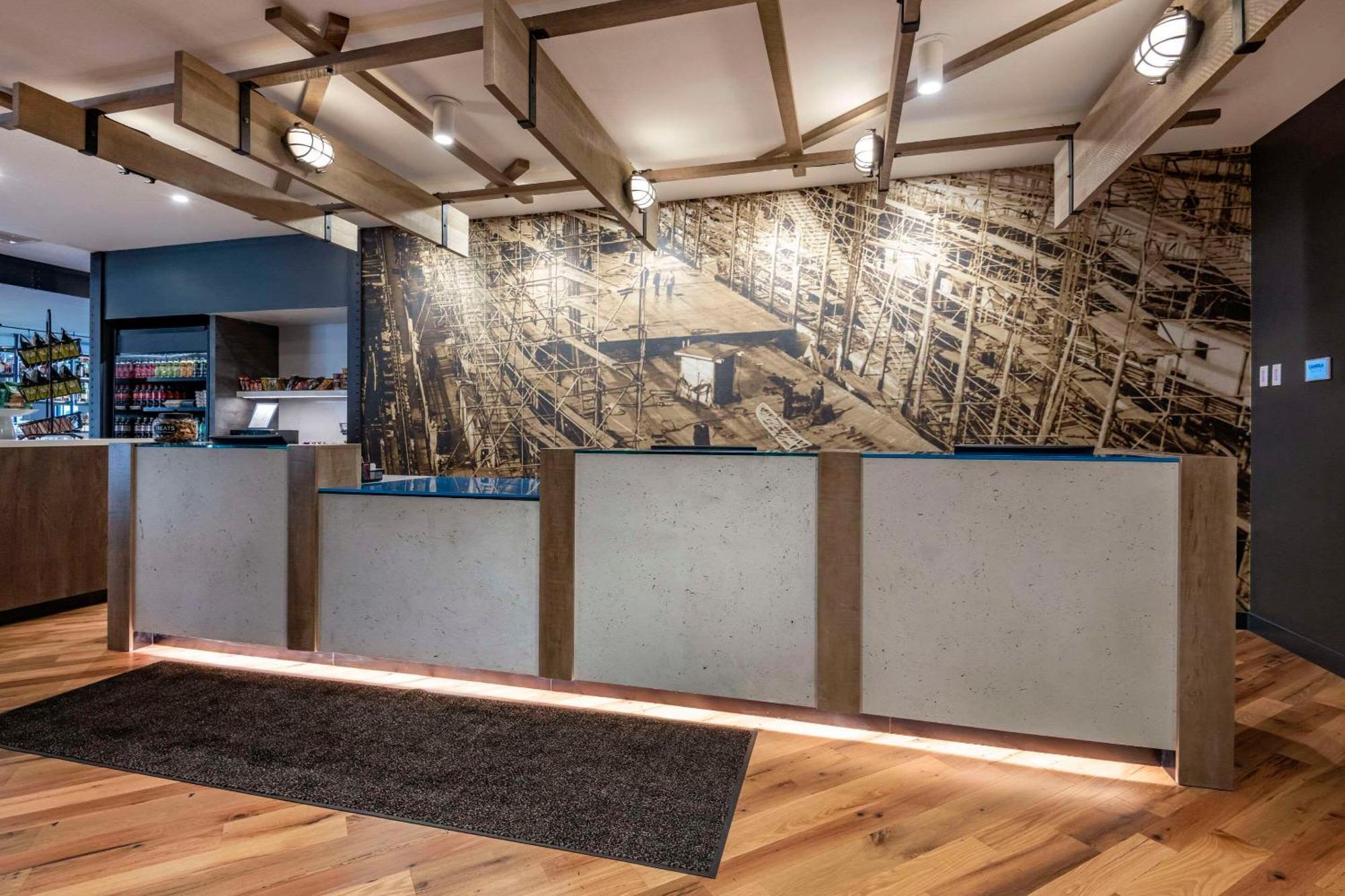 Cambria Hotel Portland Downtown Old Port Екстериор снимка